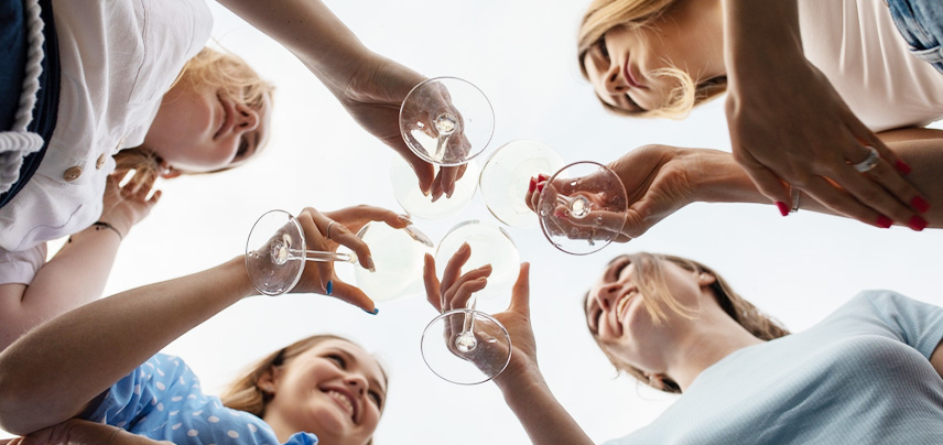 CLUBBING 101: A BEGINNER’S GUIDE TO FINDING THE RIGHT SOCIAL CLUB